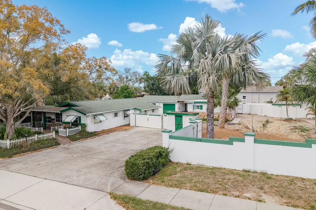 1115 Pennsylvania Avenue Palm Harbor FL 34683