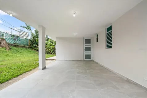18 Urb Fair View San Juan PR 00926