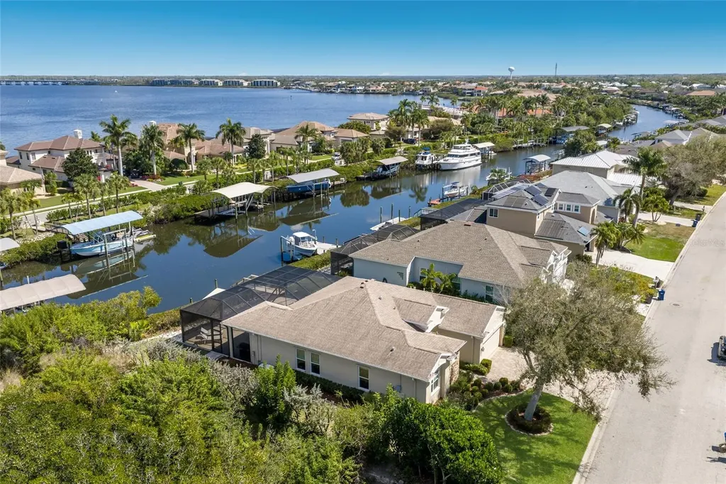 3615 5th Avenue NE Bradenton FL 34208