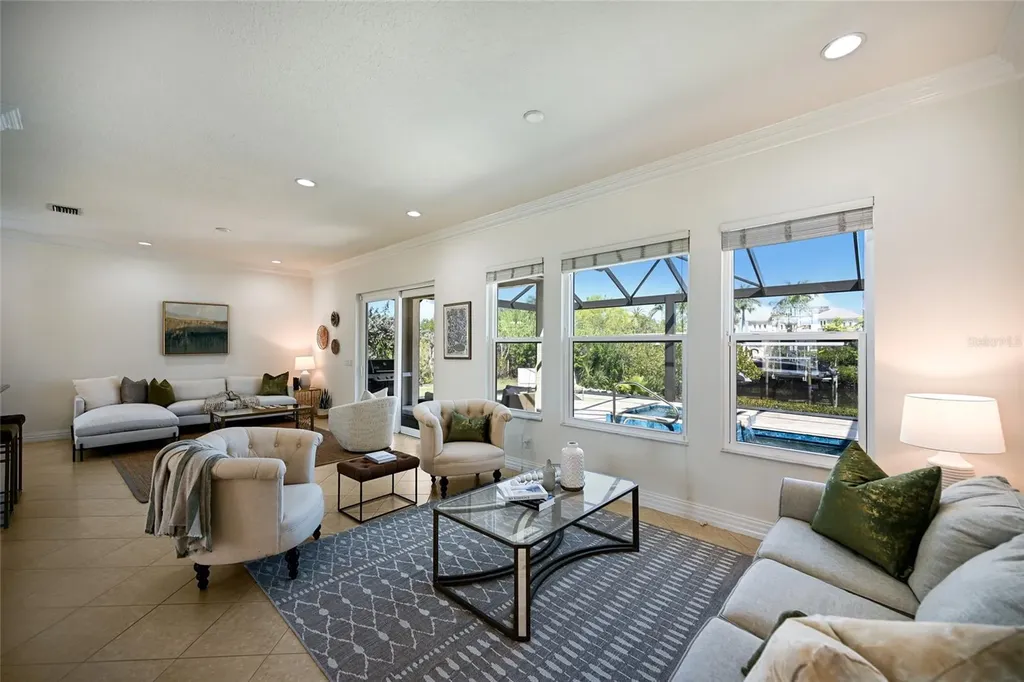 3615 5th Avenue NE Bradenton FL 34208