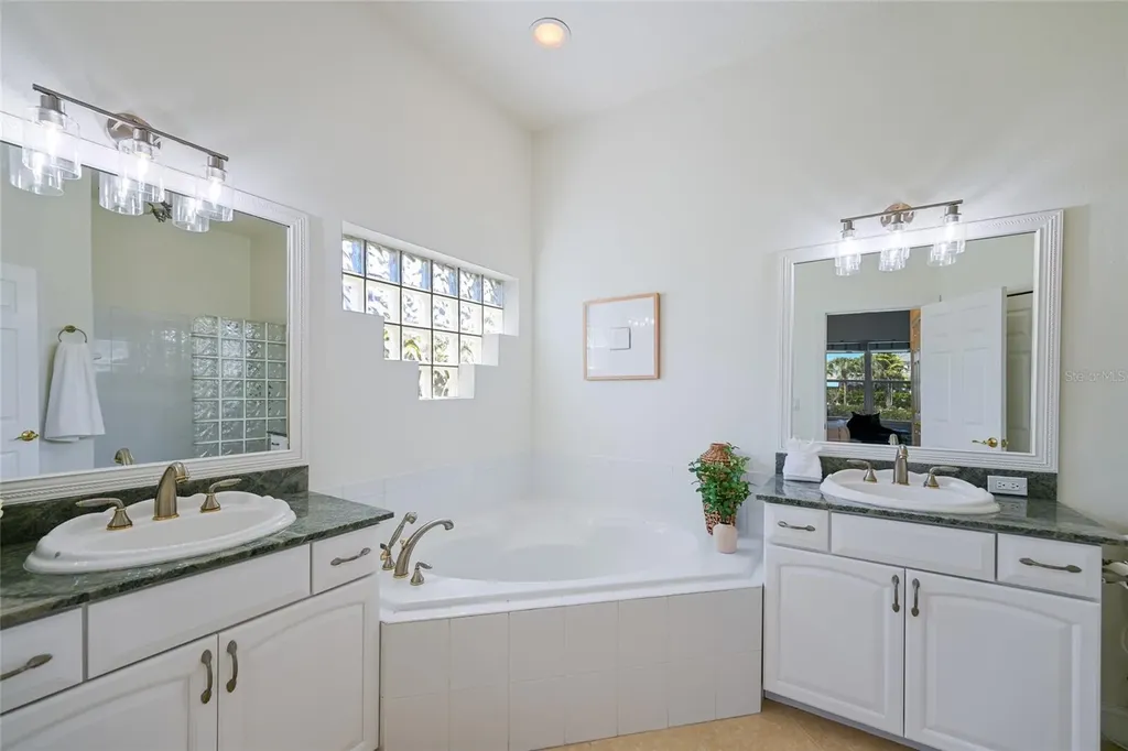 3615 5th Avenue NE Bradenton FL 34208
