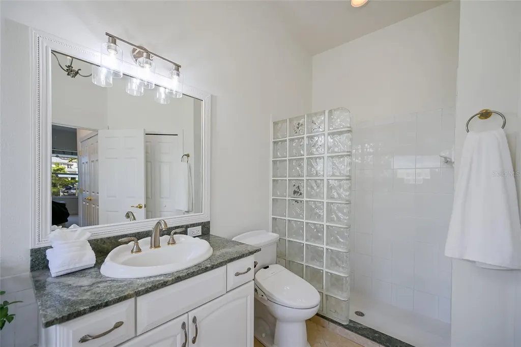 3615 5th Avenue NE Bradenton FL 34208