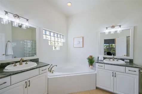 3615 5th Avenue NE Bradenton FL 34208