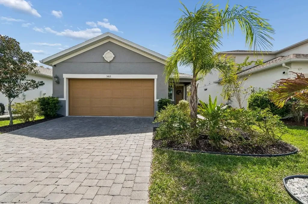 5411 Los Robles Court Palmetto FL 34221