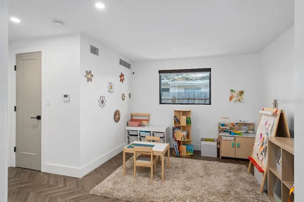 3715 Neptune Drive Orlando FL 32804