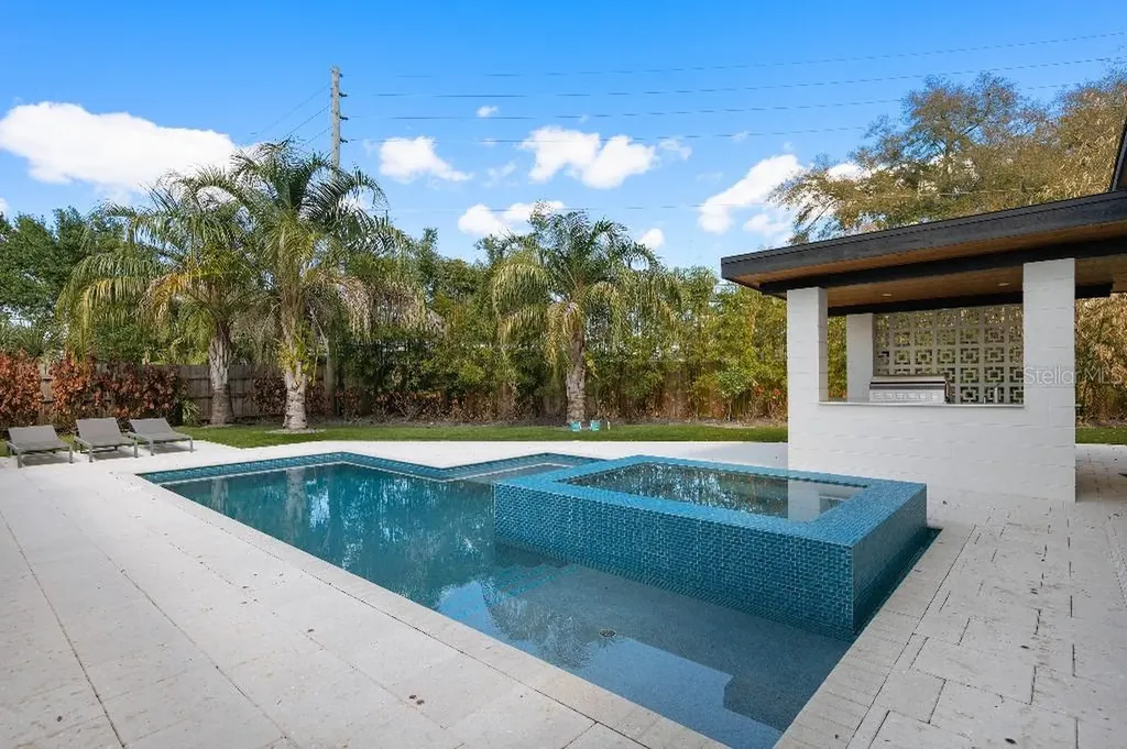 3715 Neptune Drive Orlando FL 32804