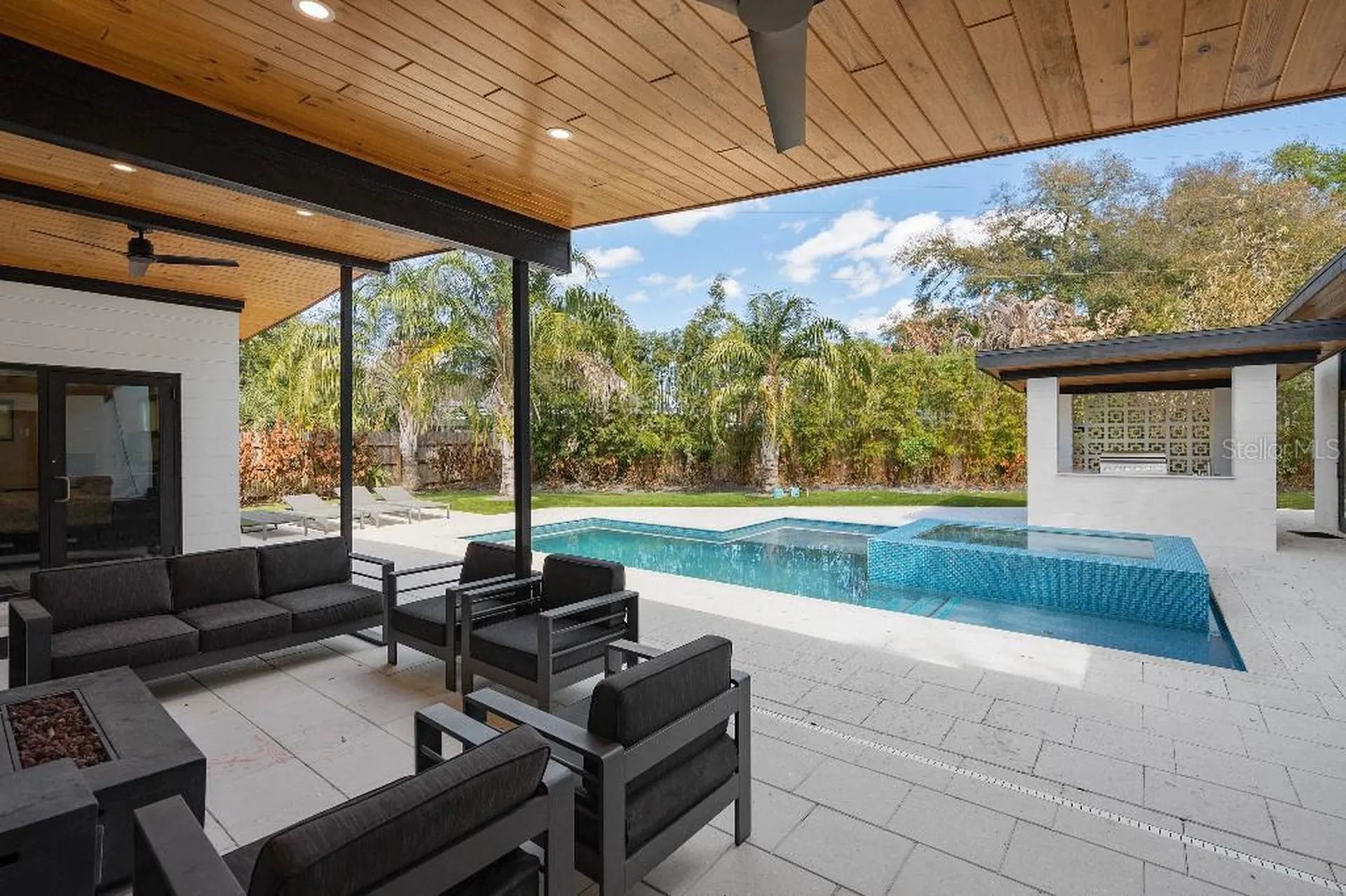 3715 Neptune Drive Orlando FL 32804