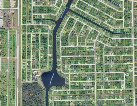 10008 Boylston Street Port Charlotte FL 33981