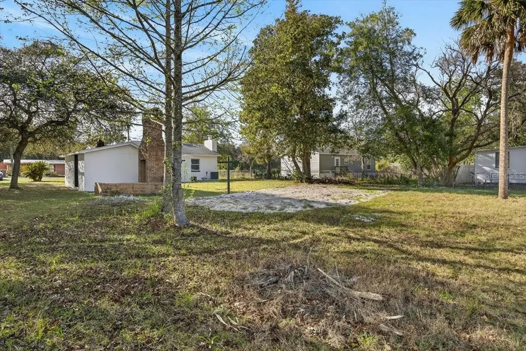 45806 Lake Street Paisley FL 32767