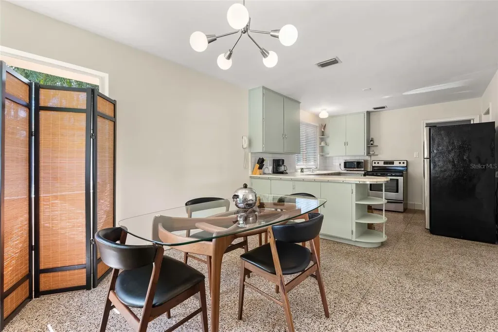 7549 Westmoreland Drive Sarasota FL 34243
