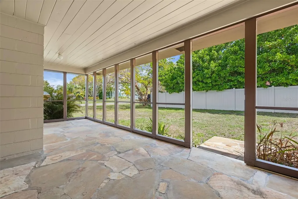 7549 Westmoreland Drive Sarasota FL 34243