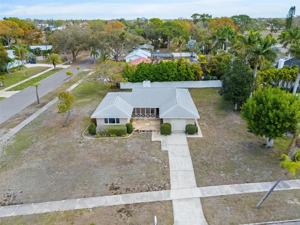 7549 Westmoreland Drive Sarasota FL 34243