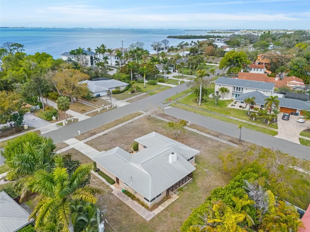 7549 Westmoreland Drive Sarasota FL 34243