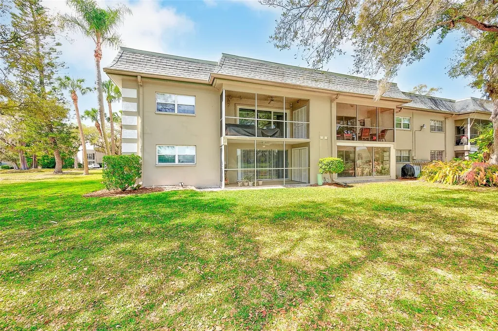 38 Country Club Drive Largo FL 33771