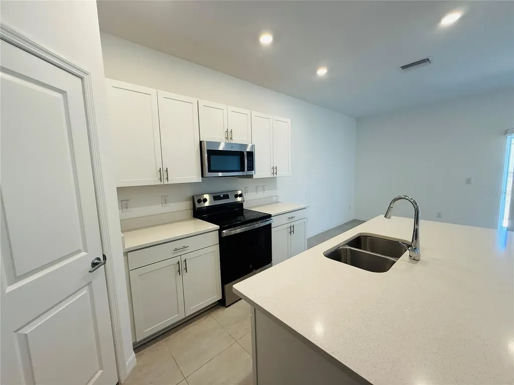 2264 Paravane Way Wesley Chapel FL 33543