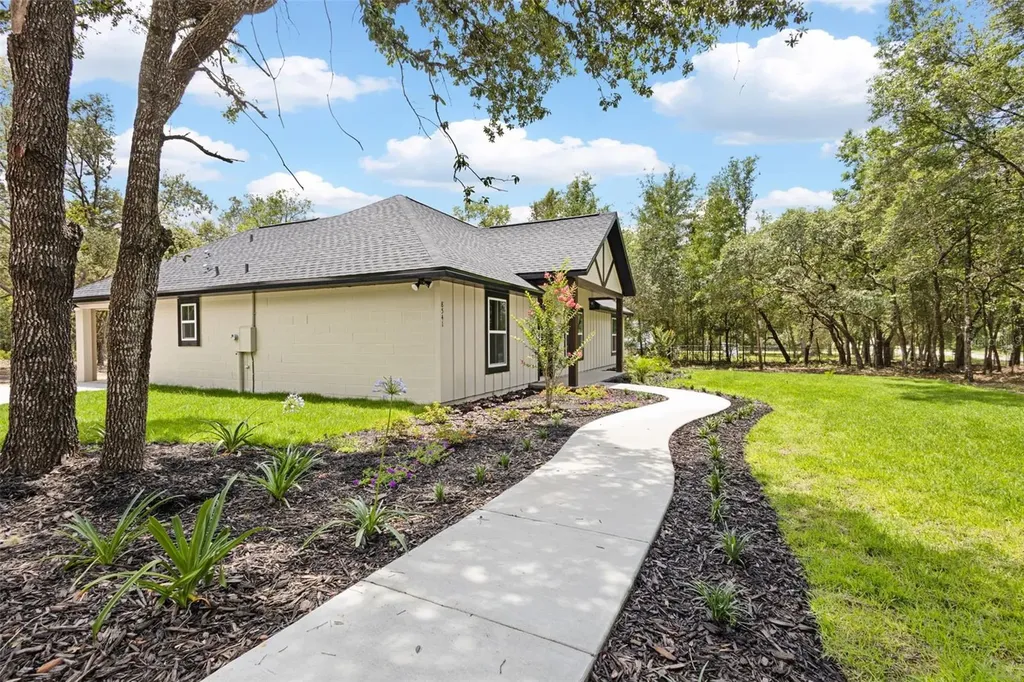 8541 NE 105 Avenue Bronson FL 32621