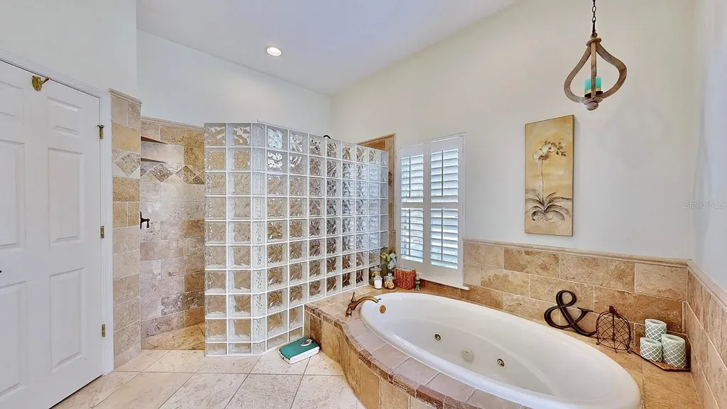 615 Islebay Drive Apollo Beach FL 33572