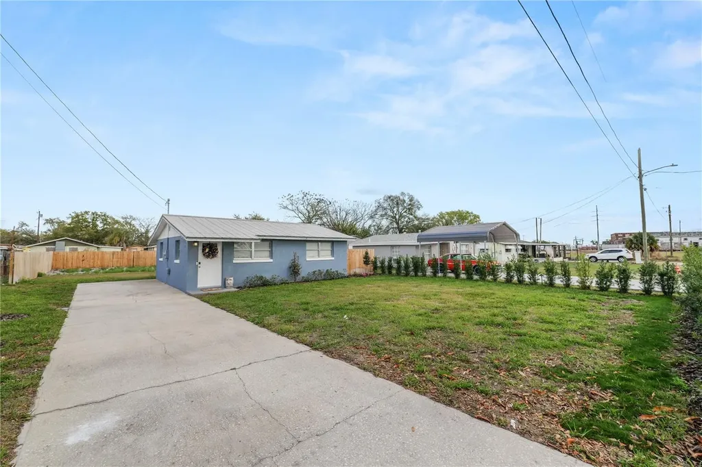 272 Avenue A Waverly FL 33877