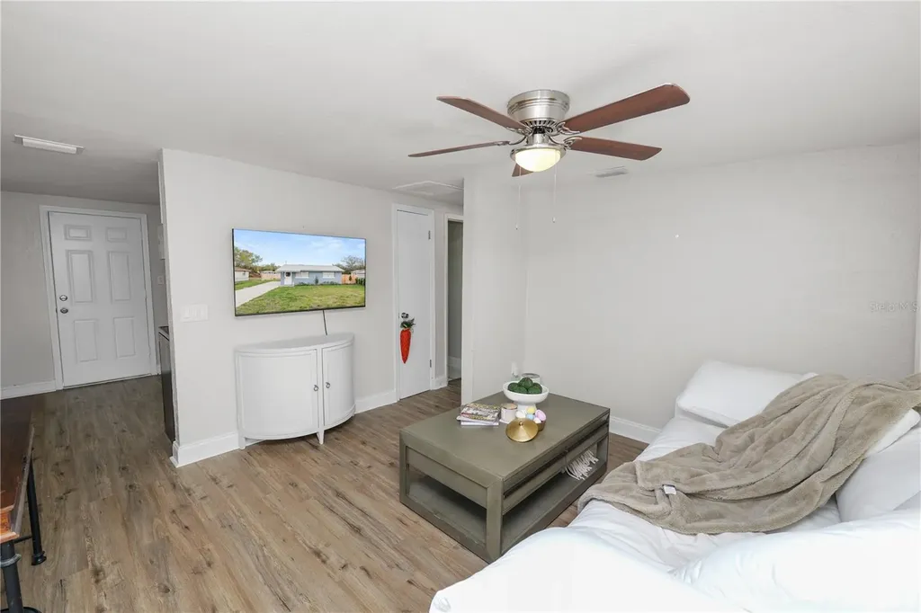272 Avenue A Waverly FL 33877