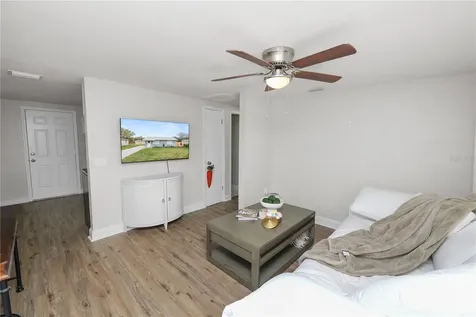 272 Avenue A Waverly FL 33877