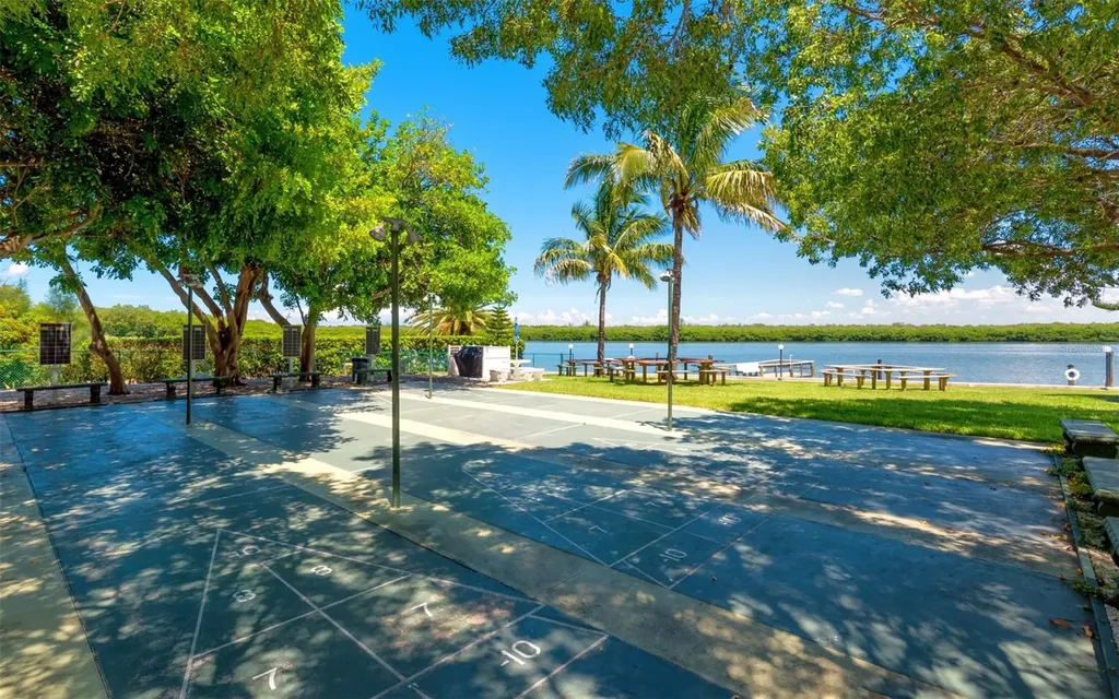 4440 Exeter Drive Longboat Key FL 34228