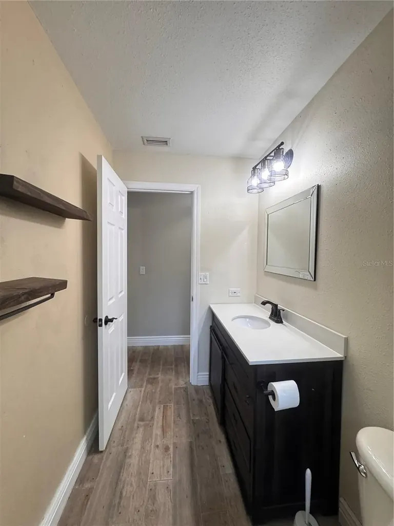 5619 Colonial Oaks Boulevard Sarasota FL 34232