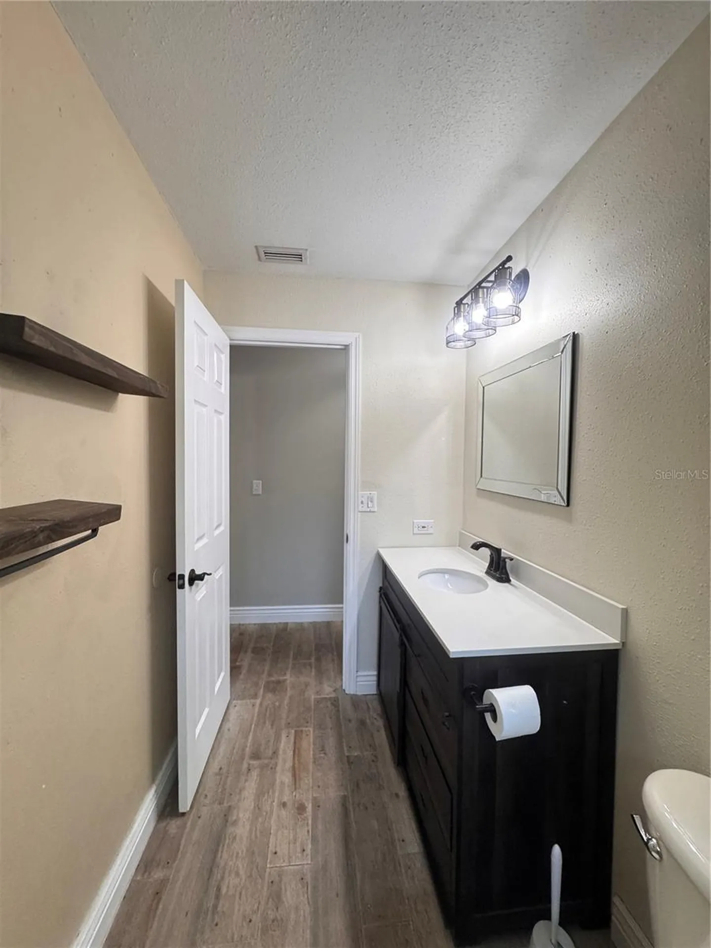 5619 Colonial Oaks Boulevard Sarasota FL 34232