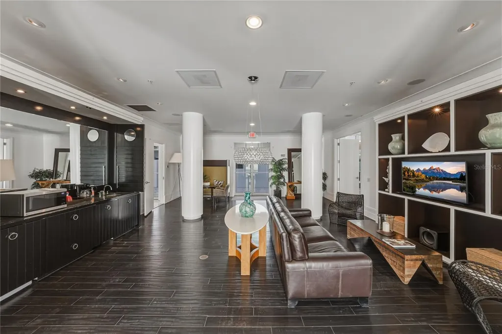 1227 E Madison Street Tampa FL 33602