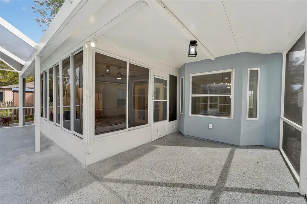 1112 Lake Shore Ranch Drive Seffner FL 33584