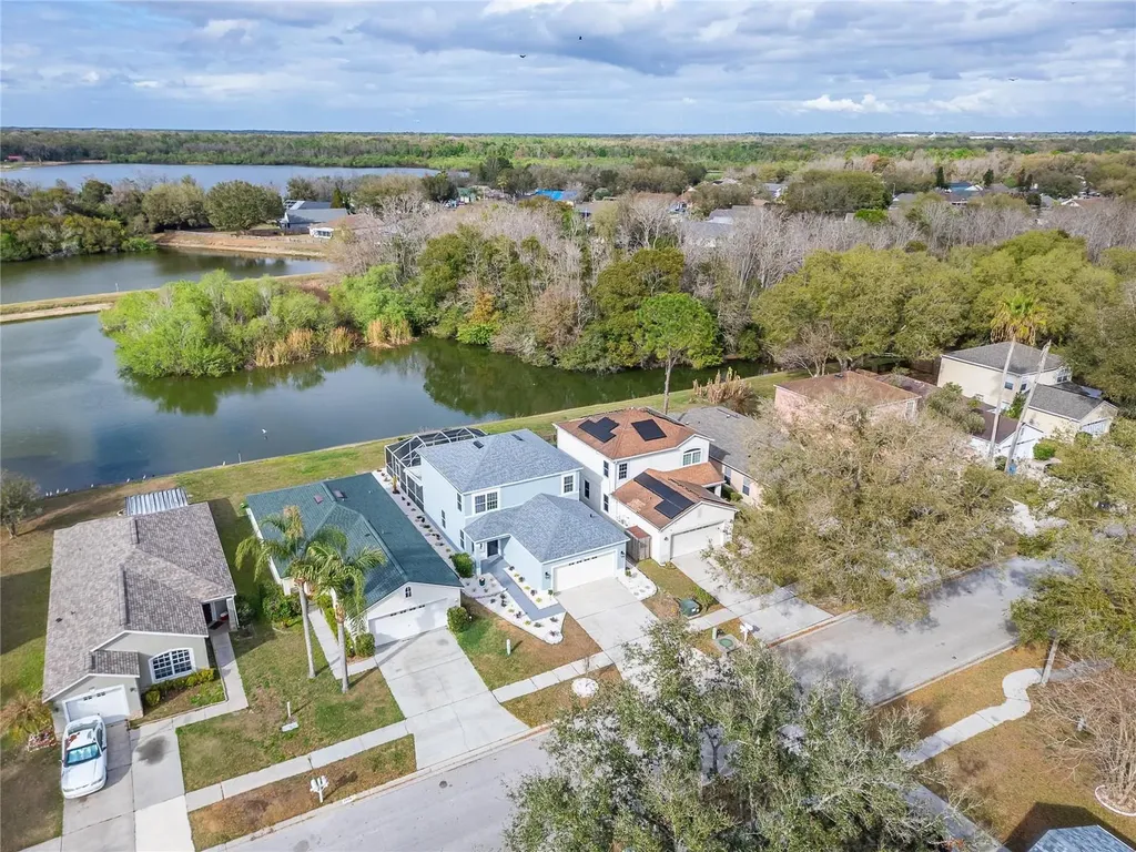 1112 Lake Shore Ranch Drive Seffner FL 33584