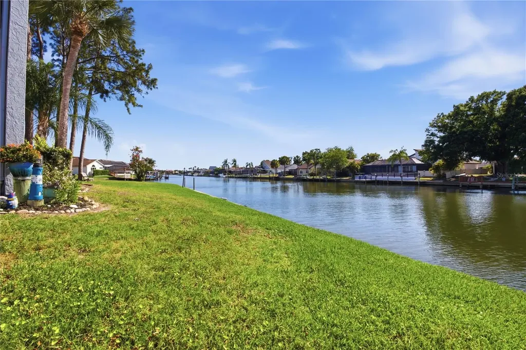6326 Grand Bahama Circle Tampa FL 33615