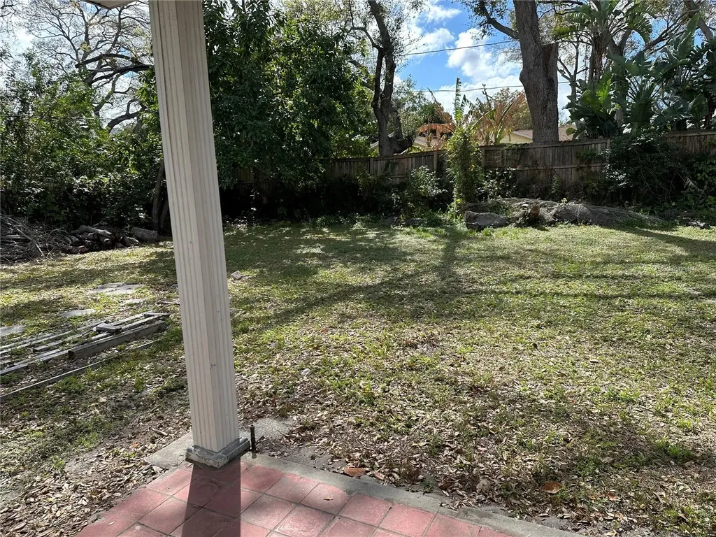 3620 W Azeele Street Tampa FL 33609