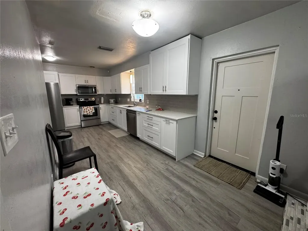 6914 N Ola Avenue Tampa FL 33604