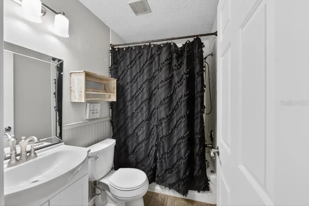 42210 W Lakeview Drive Altoona FL 32702