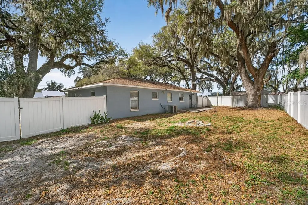 42210 W Lakeview Drive Altoona FL 32702