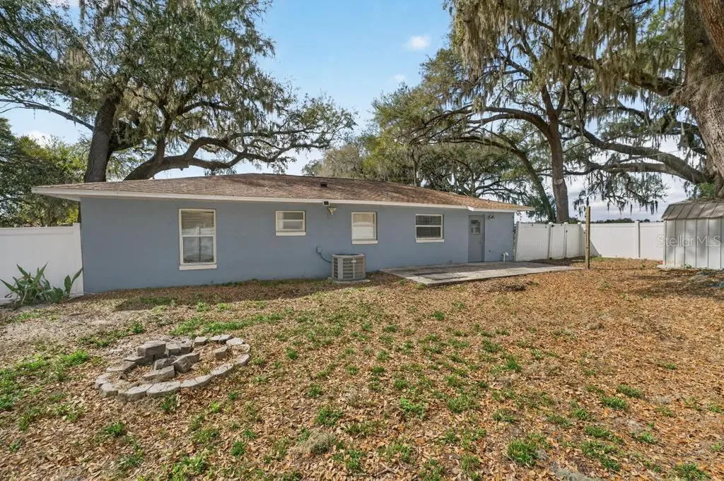 42210 W Lakeview Drive Altoona FL 32702