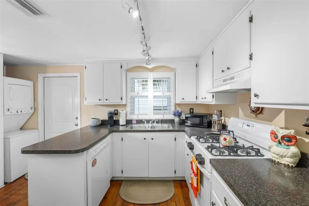 427 5th Street N Safety Harbor FL 34695