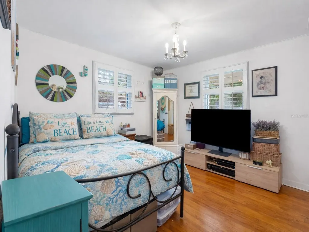 427 5th Street N Safety Harbor FL 34695