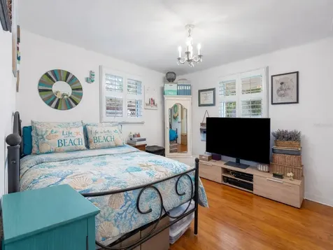 427 5th Street N Safety Harbor FL 34695