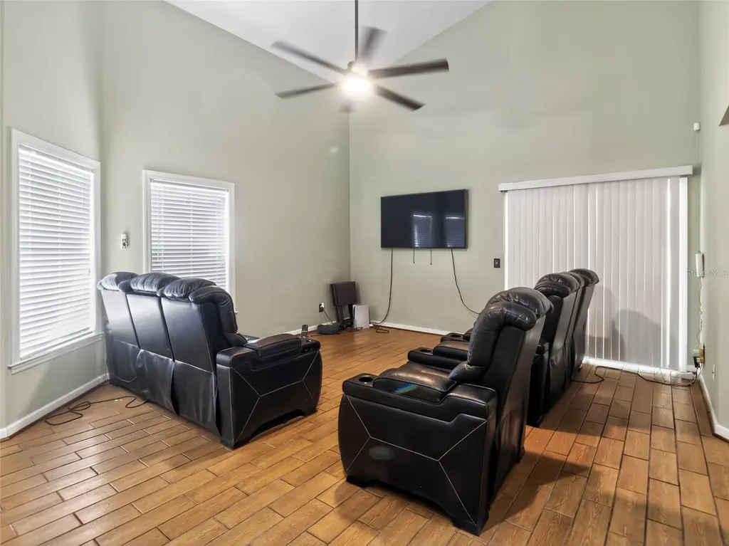 437 Alston Drive Orlando FL 32835