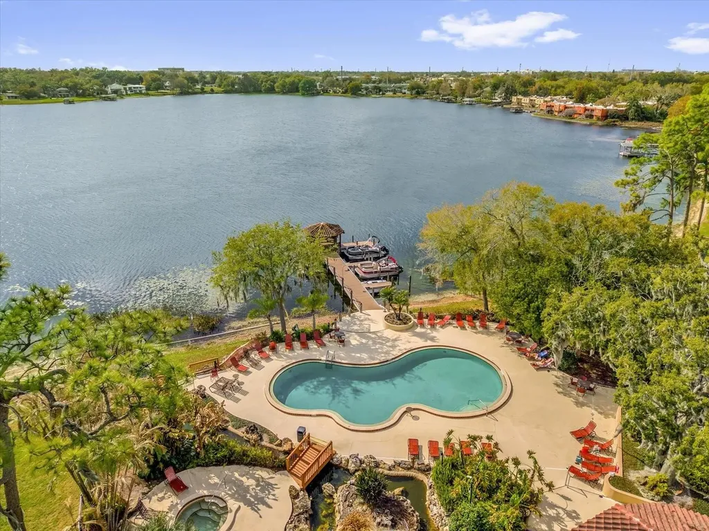 1313 Lake Willisara Circle Orlando FL 32806