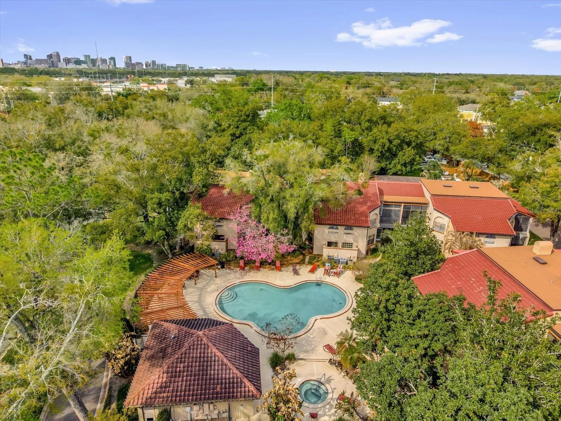1313 Lake Willisara Circle Orlando FL 32806