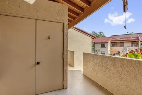 1313 Lake Willisara Circle Orlando FL 32806