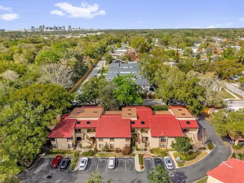 1313 Lake Willisara Circle Orlando FL 32806