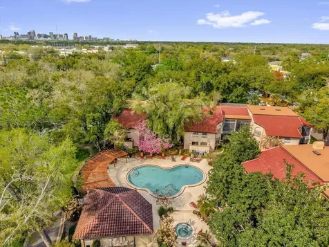 1313 Lake Willisara Circle Orlando FL 32806
