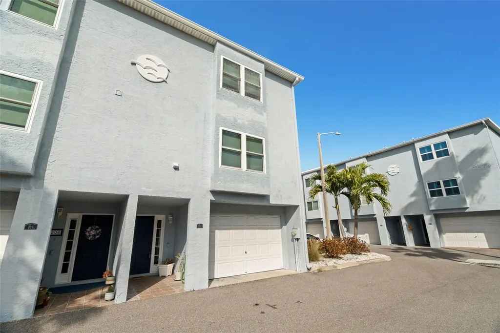545 Pinellas Bayway S Tierra Verde FL 33715