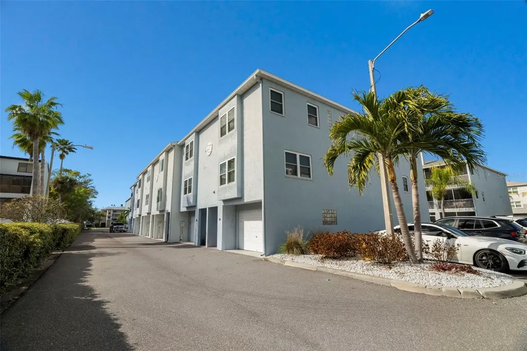 545 Pinellas Bayway S Tierra Verde FL 33715