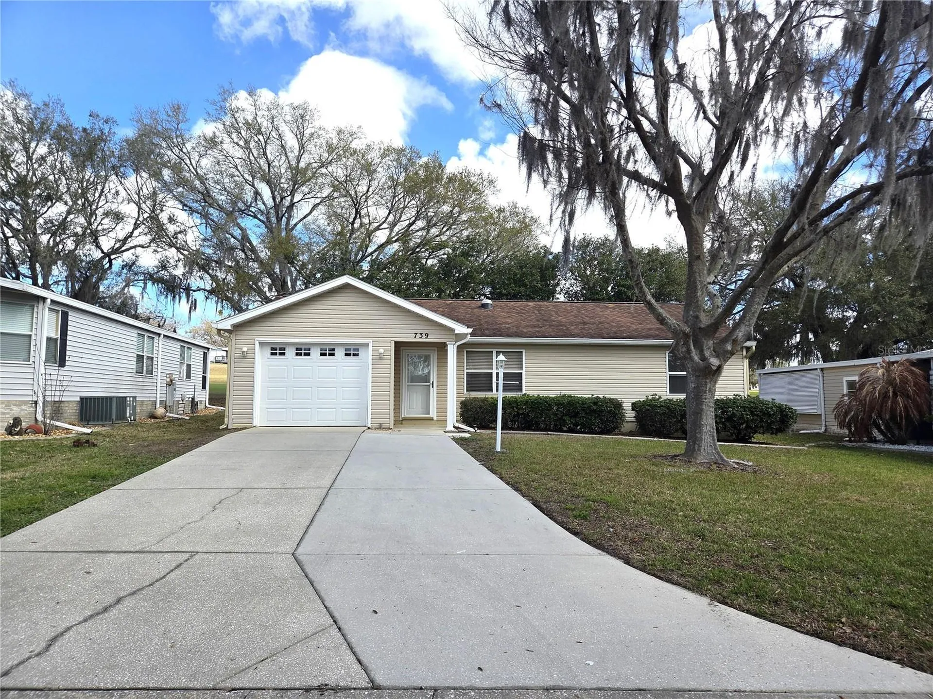 739 Heathrow Avenue Lady Lake FL 32159