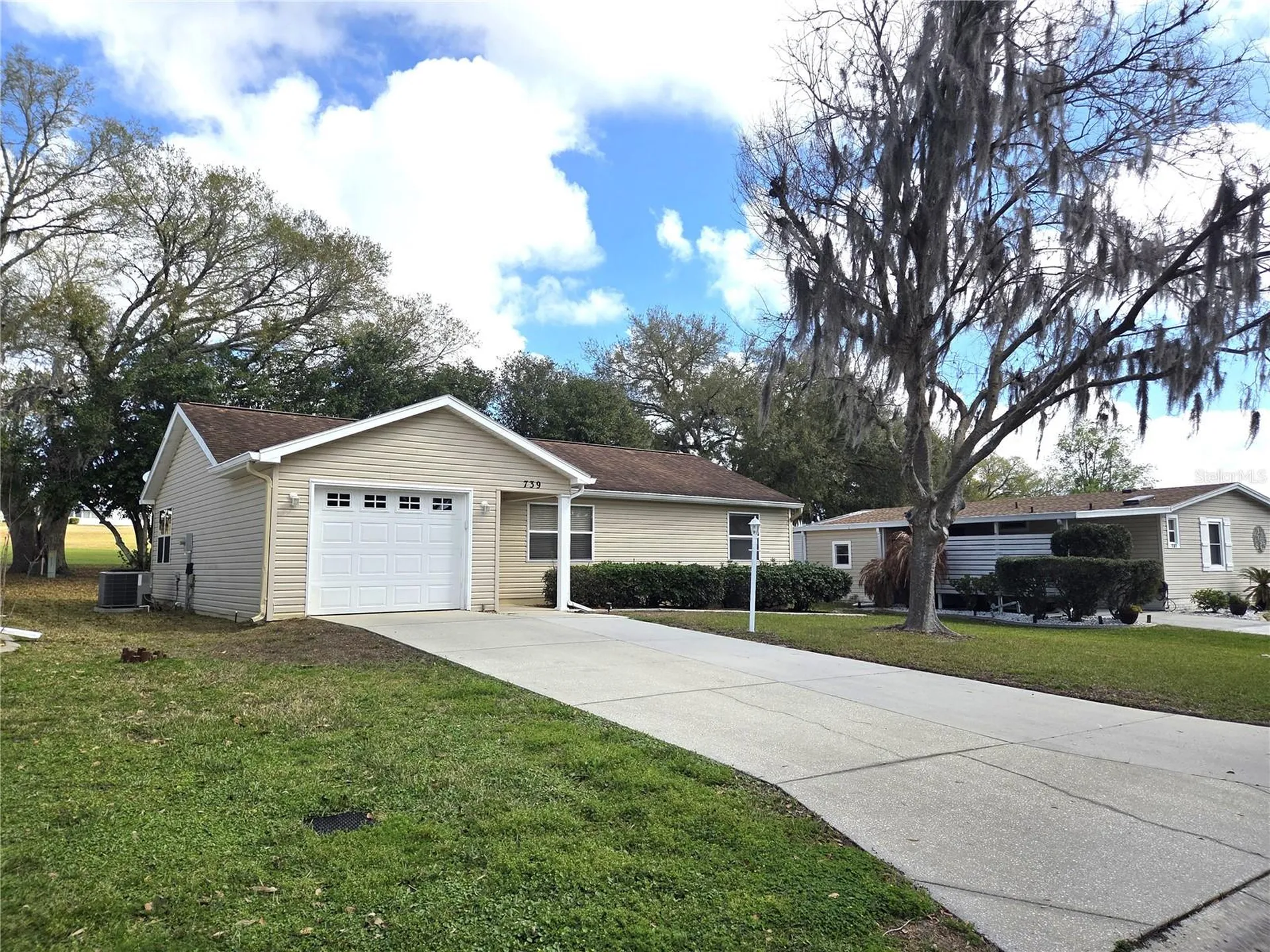 739 Heathrow Avenue Lady Lake FL 32159