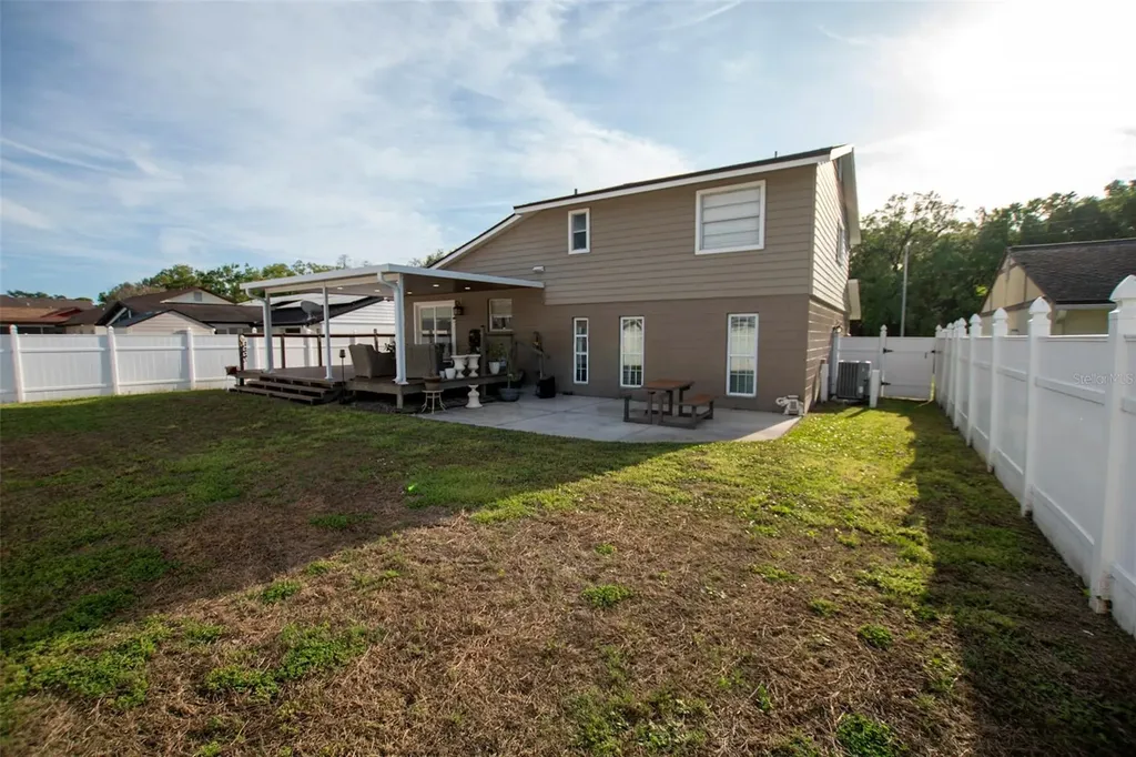16119 Copperfield Drive Tampa FL 33618